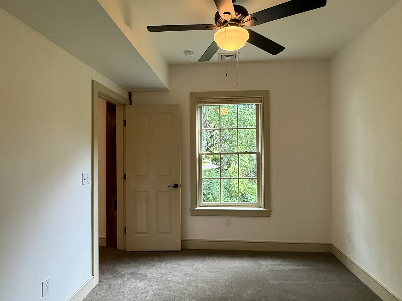 2 bed, 750 sqft, $2,200 — Photo 4