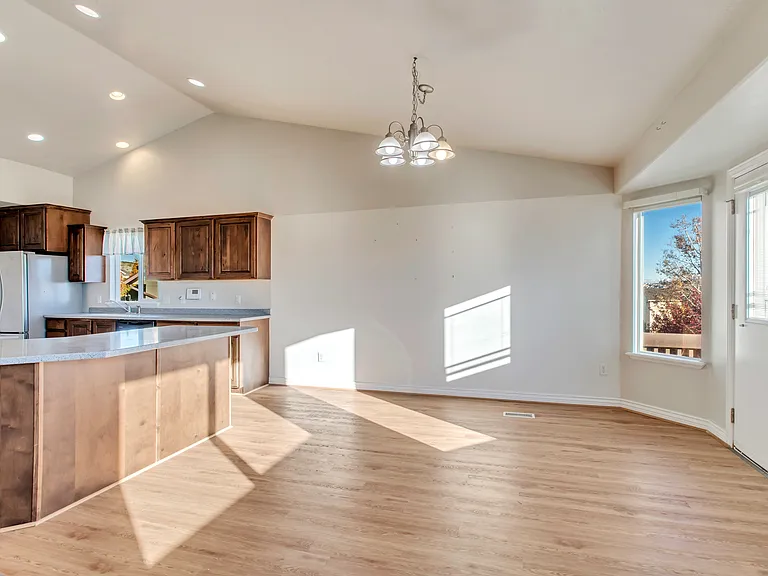 6924 N Chippewa Dr — Photo 4