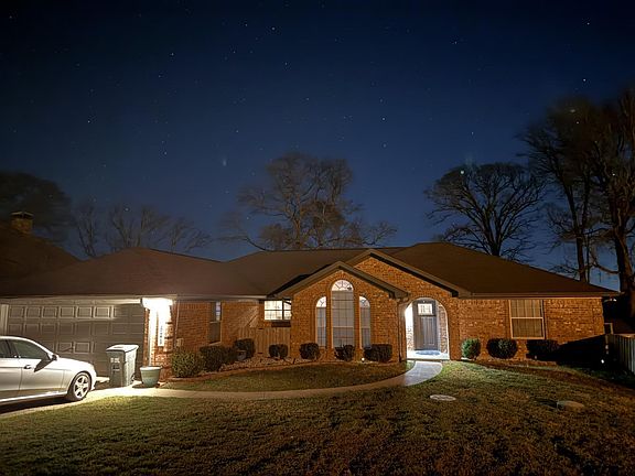 2nd image of 21821 Lakewood Ln