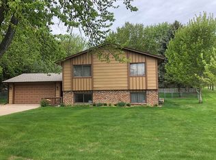 9869 Valley Forge Ln N, Maple Grove, MN 55369
