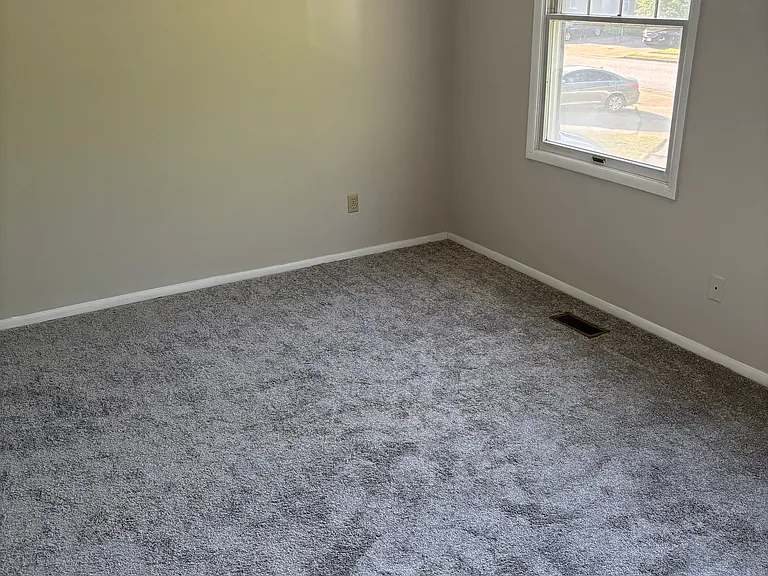 1303 Vanasse Ct — Photo 7