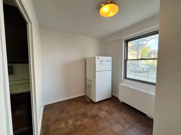 175-20 Wexford Terrace image 3 of 10