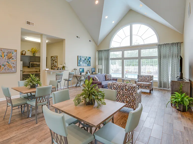 Somerset Pointe — Photo 11