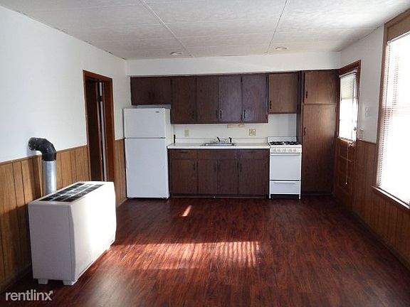 Kitchen Refrigerator and Range Included