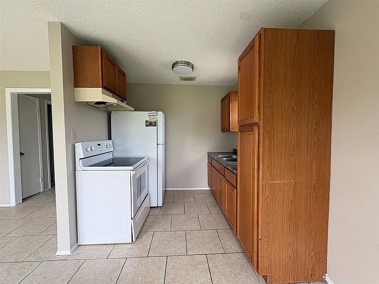 3021 Sycamore Ave #10 — Photo 4