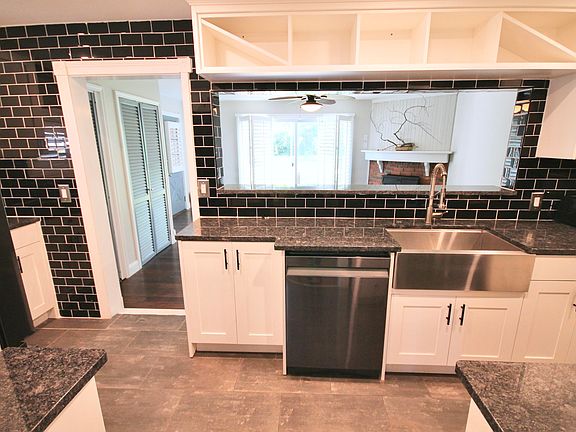 4th image of 48 W Burdick St