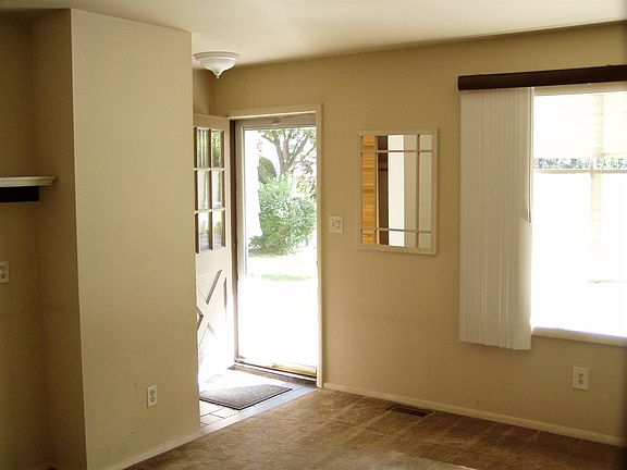 5th image of 2582 Deake Ave