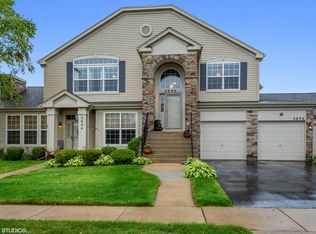 2696 Acorn Ct, Dundee, IL 60118