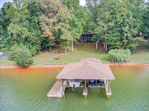 4th image of 1196 Parkside Dr