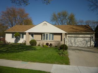 4840 N Swan Rd, Milwaukee, WI 53225