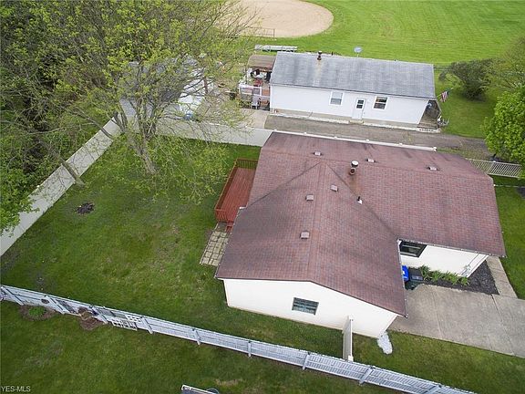 3rd image of 2042 Vancouver St