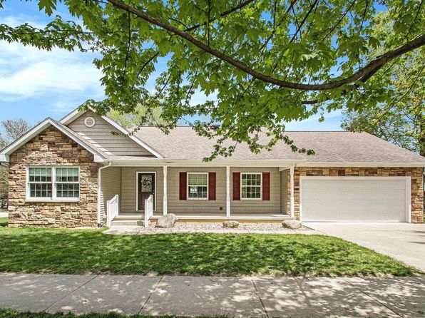 300 E Wabash Ave, Wakarusa, IN 46573
