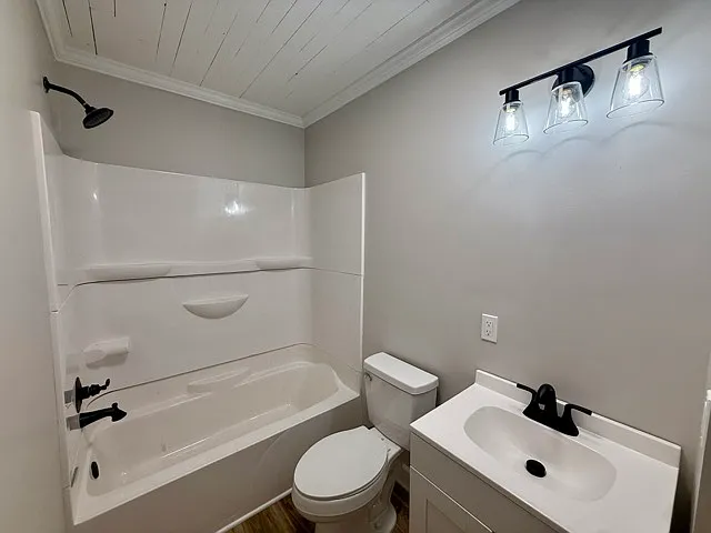 1316 Poplar St — Photo 9