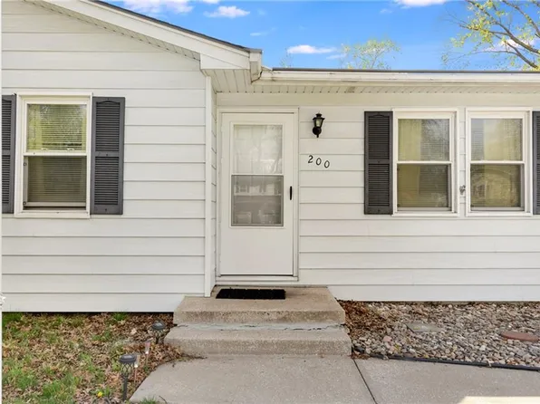 200 NE Richardson Pl, Lees Summit, MO 64086