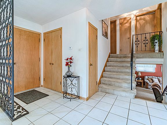 4th image of 10529 Lockwood Ave
