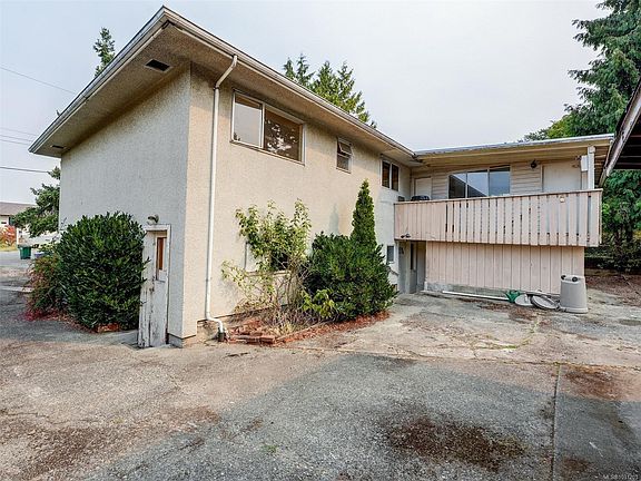 2nd image of 723 Genevieve Rd