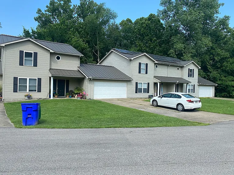 1299 Crescent Ct — Photo 1
