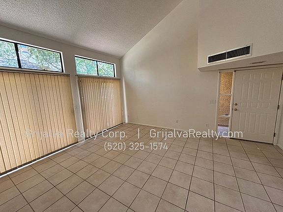 2nd image of 3120 E Corte De La Raqueta