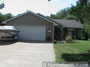 611 1st St N, Waterville, MN 56096