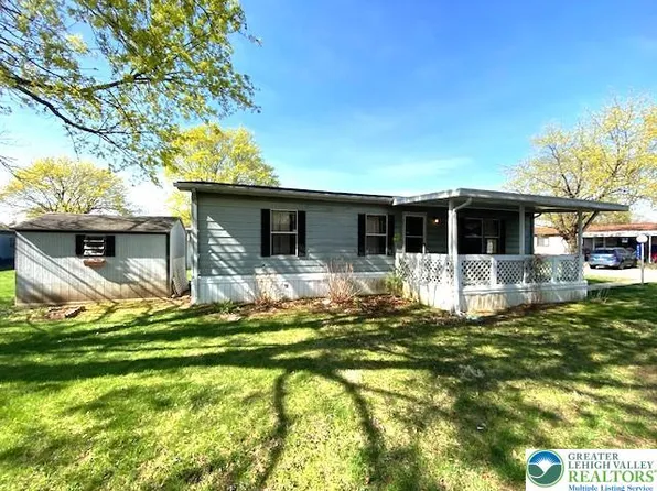 8943 Breinig Run Cir, Breinigsville, PA 18031