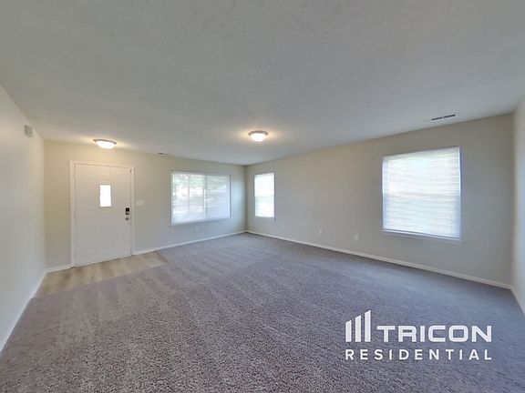 2nd image of 1401 Thomas Dr