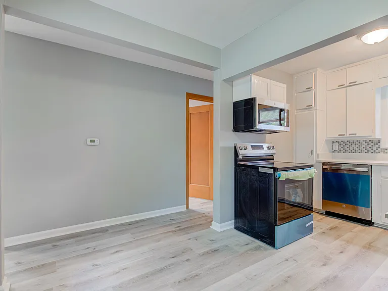 4610 Rookwood Ave — Photo 11