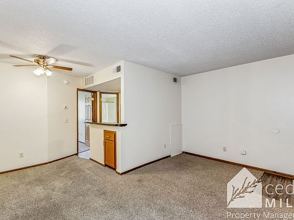 4th image of 739 N Sheridan Ave #207