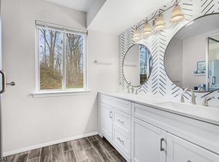 17 Drake Ln #1, Ledgewood, NJ 07852