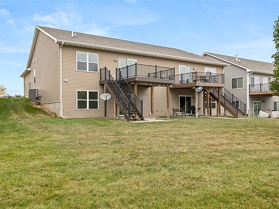 2nd image of 406 NW Beaverbrooke Blvd