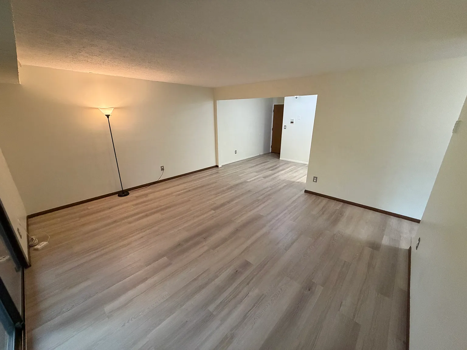 2 bed, 1.5 bath, 856 sqft, $1,500 — Photo 3