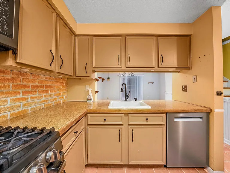 121 Cambria Hill Dr — Photo 6
