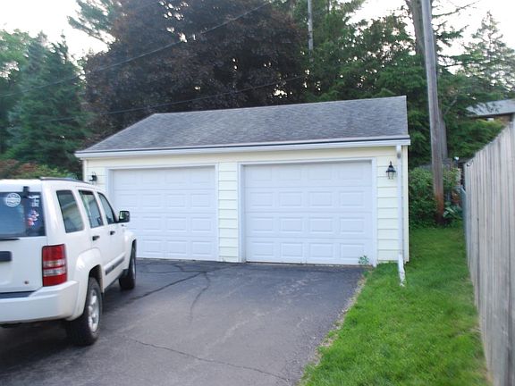 3rd image of 208 W McKay St