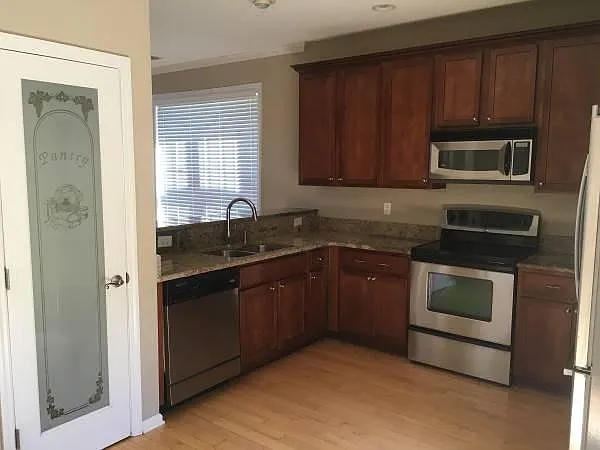 2928 Woodland Park Dr — Photo 7