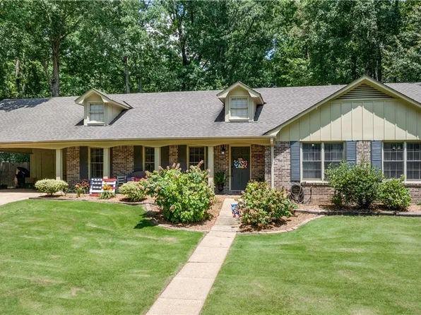 5511 Golden Pond Ave, Northport, AL 35473