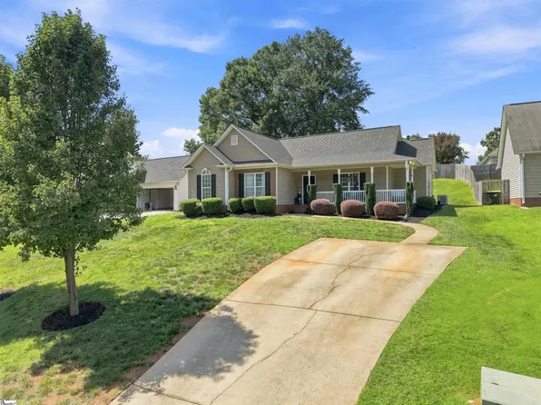241 Cool Water Ct, Boiling Springs, SC 29316