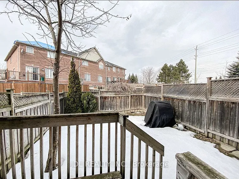 106 Burgess Cres — Photo 18