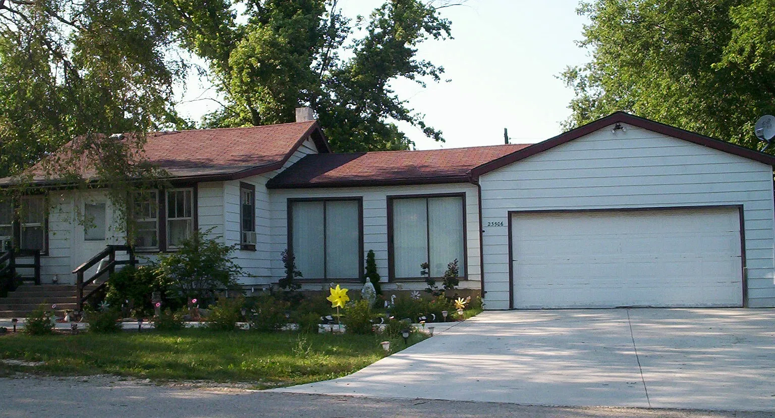 3 bed, 1196 sqft, $2,225 — Photo 1