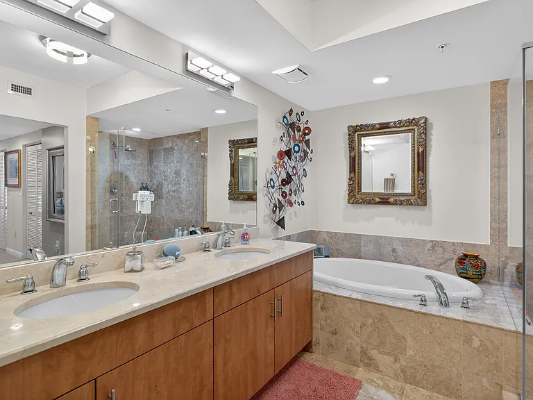 2700 N Federal Hwy #203 — Photo 35