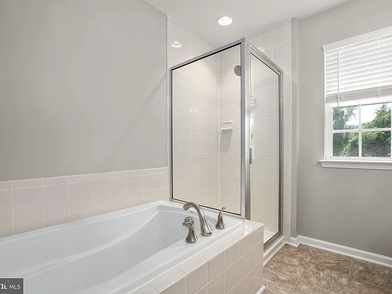 1 Doria Hill Dr — Photo 27