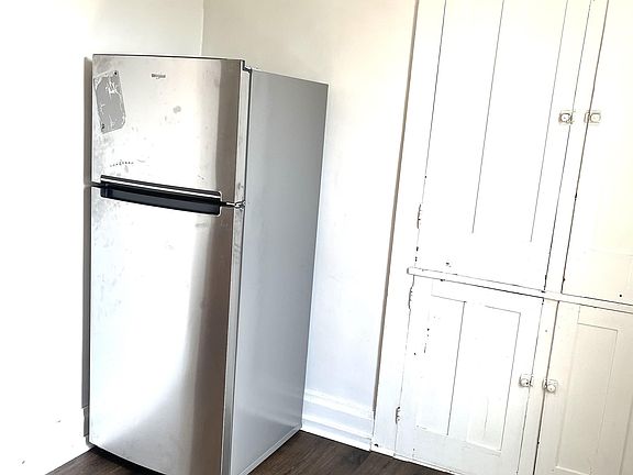 2nd image of 429 Oakland Ave #1