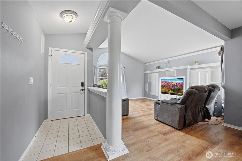 5th image of 916 Summer Meadows Court
