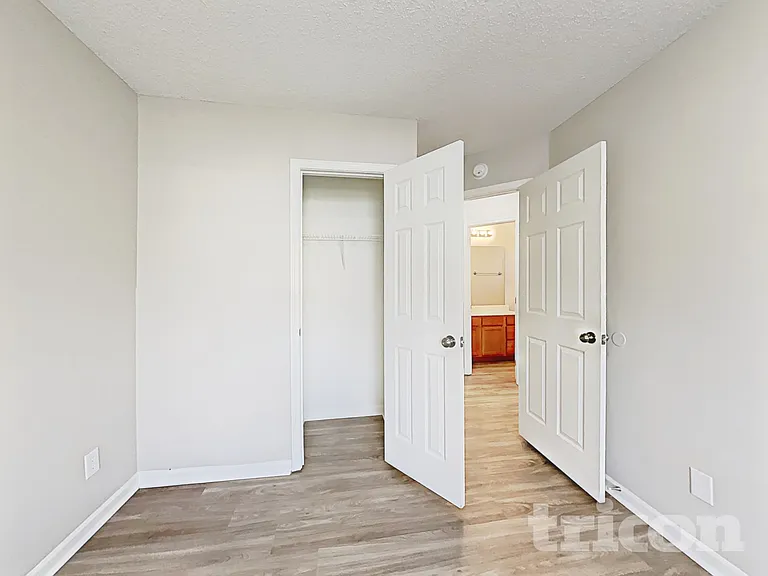 9408 Northwoods Forest Dr — Photo 12