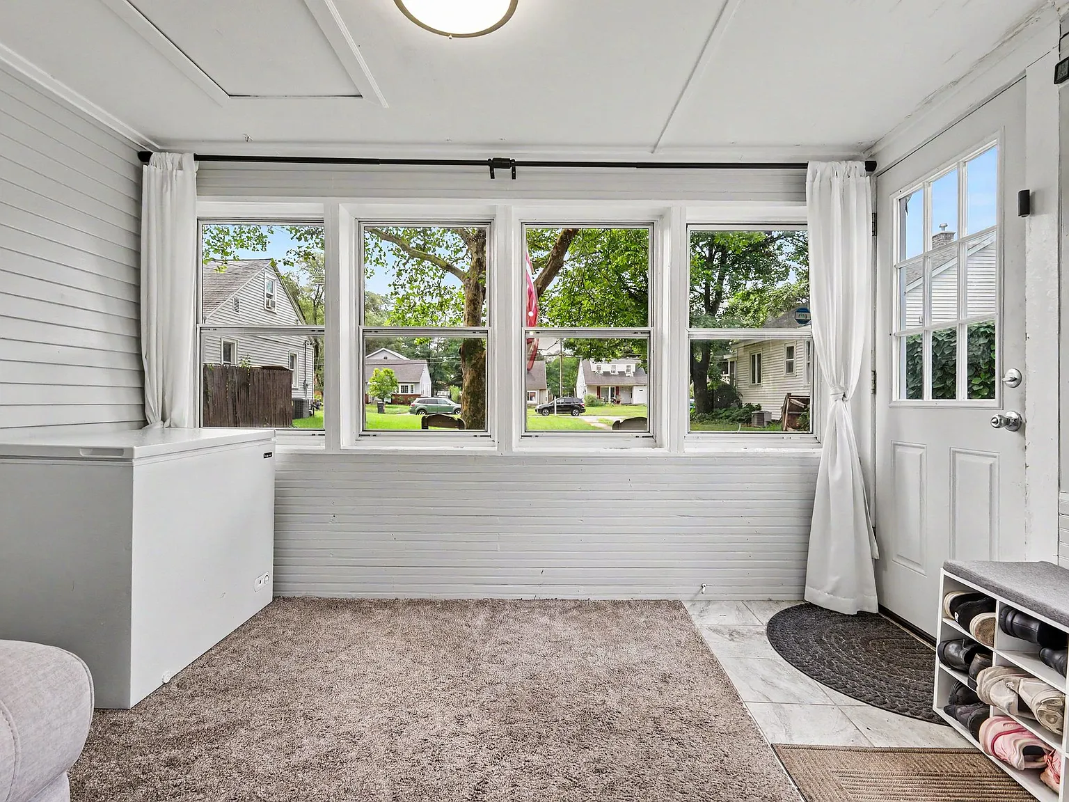 2 bed, 1008 sqft, $2,000 — Photo 2