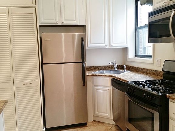 3rd image of 542 W 147th St #5FL1