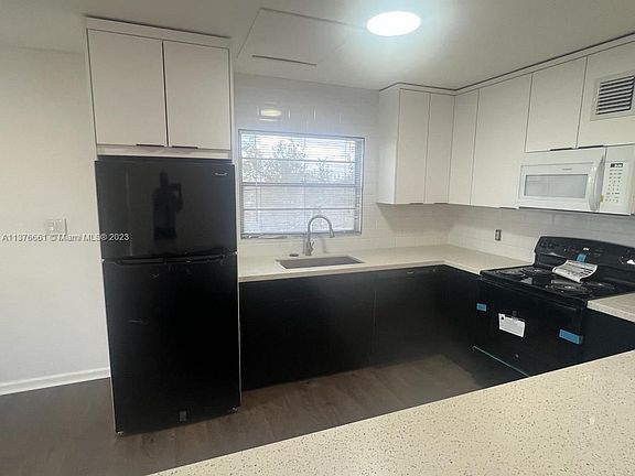 4th image of 13455 SW 9th Ct APT 401J