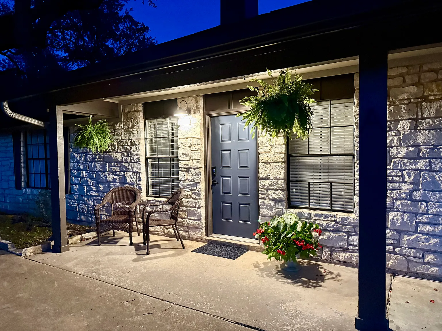 3 bed, 1450 sqft, $2,899 — Photo 4