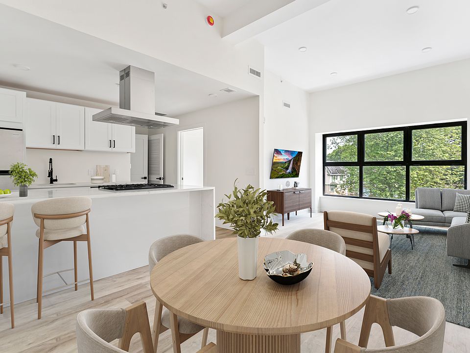 Standard Dining Area