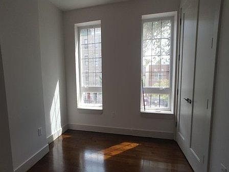 4th image of 489 Chauncey St #Duplex