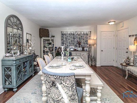 5th image of 11059 Riverbend Ct E