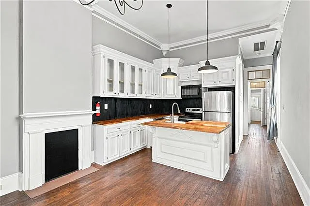1418 Saint Bernard Ave — Photo 4